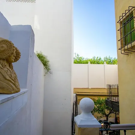 Lalasuites Sharis شقة