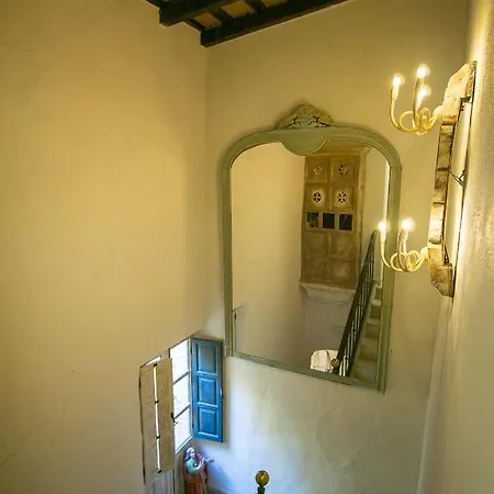 Apartment Lalasuites Sharis