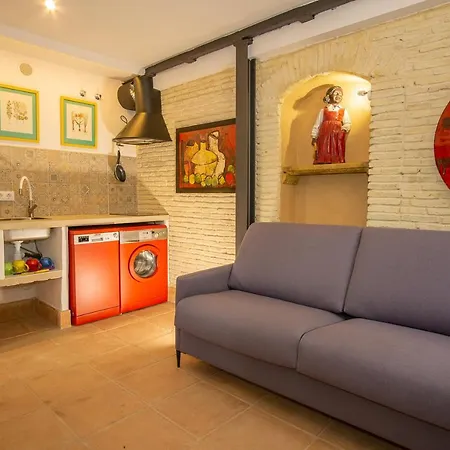 Lalasuites Sharis شقة