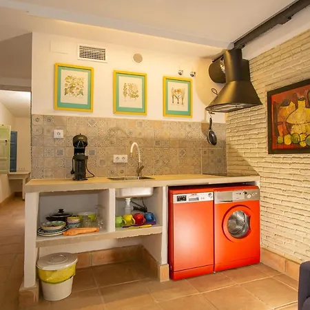 Lalasuites Sharis شقة *