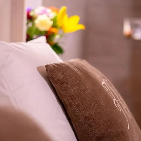 Lalasuites Sharis Apartment *