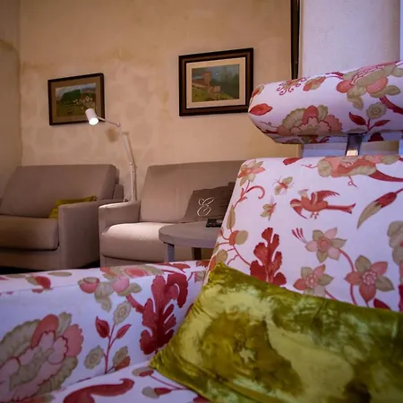 Lalasuites Sharis جيريز