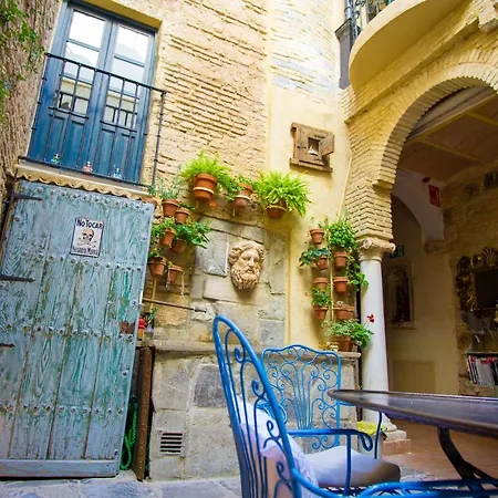 Lalasuites Sharis شقة *