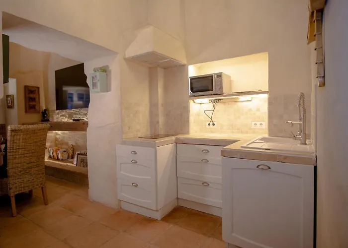 Apartment Lalasuites Sharis *