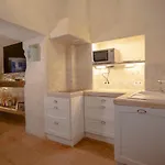 Apartment Lalasuites Sharis *