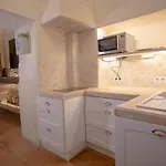 Apartment Lalasuites Sharis *