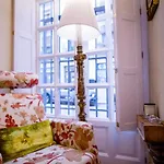Apartment Lalasuites Sharis
