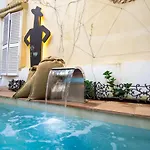Apartment Lalasuites Sharis