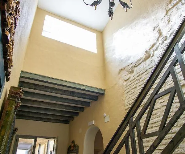 Lalasuites Sharis Apartment *