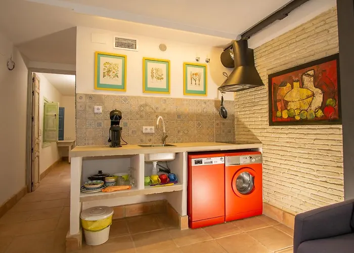 Lalasuites Sharis Apartment *