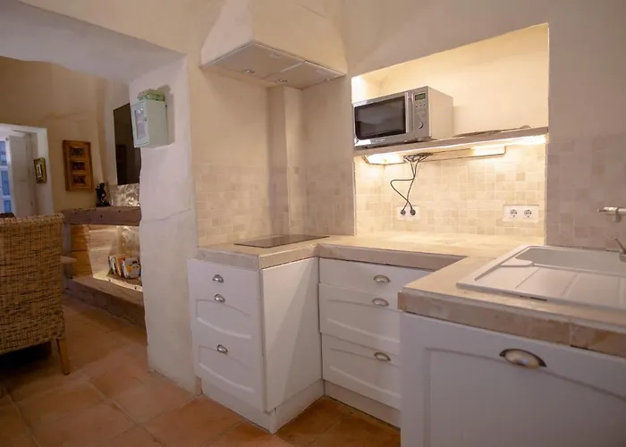 Apartment Lalasuites Sharis *