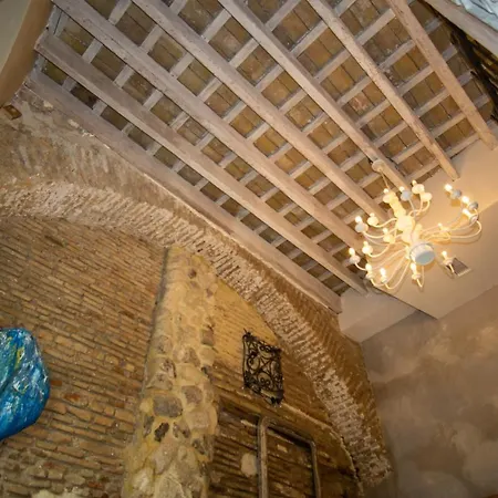 Apartament Sharis